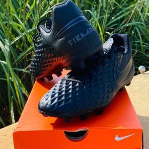 Nike Legend 8 Soccer Cleats
